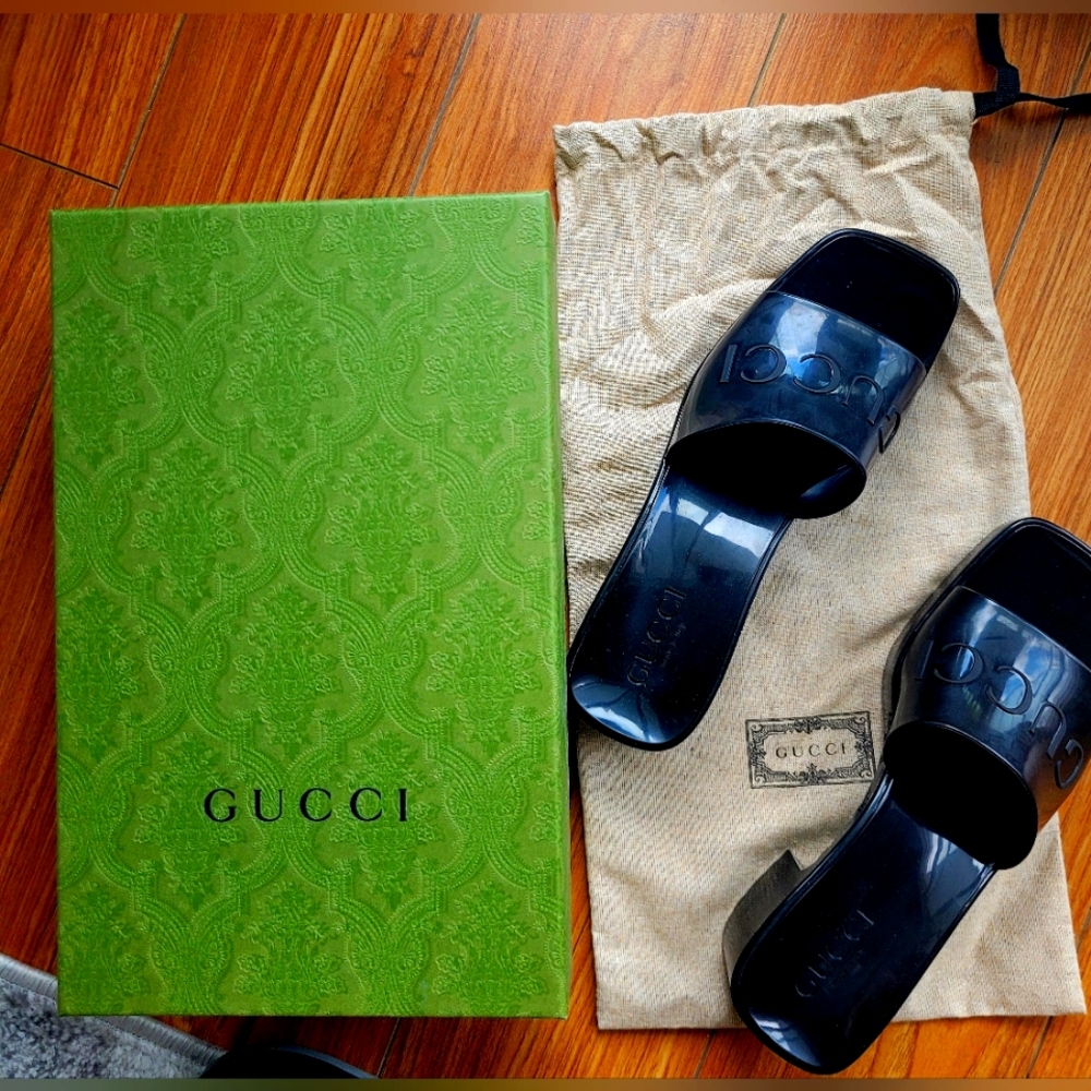 GUCCI sandals